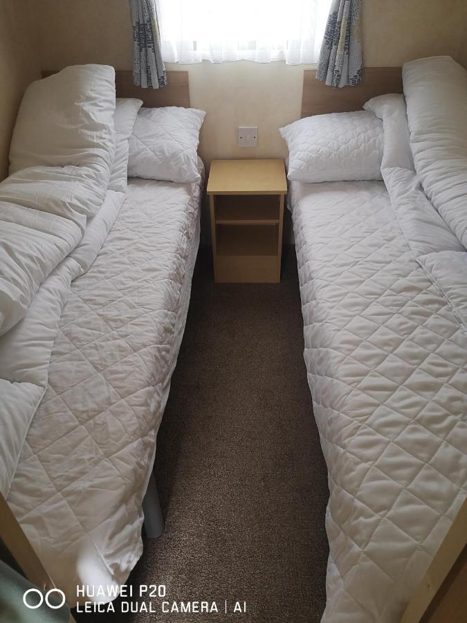 Lovely 2-Bed Caravan In Walton On The Naze Exterior foto