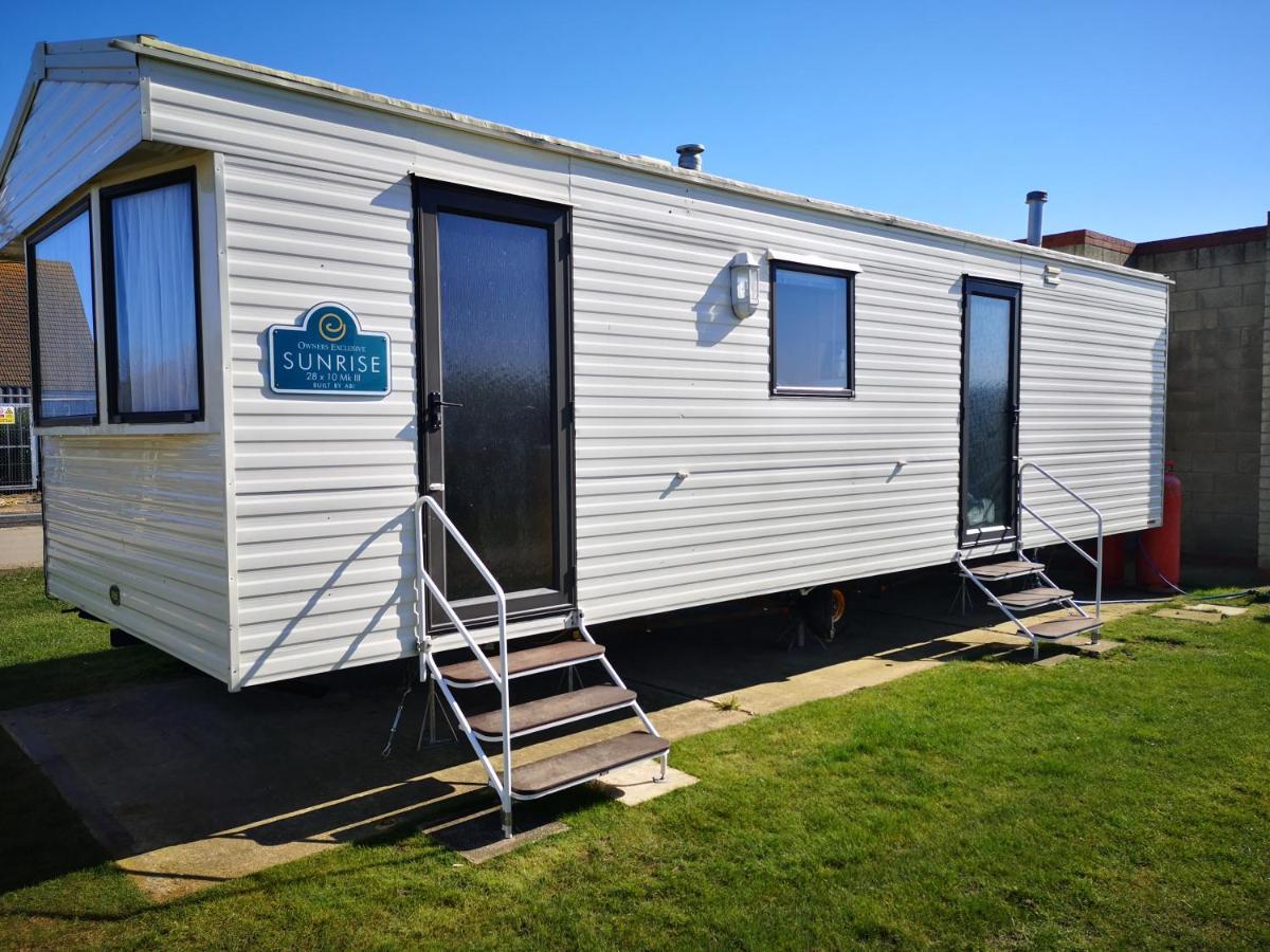 Lovely 2-Bed Caravan In Walton On The Naze Exterior foto